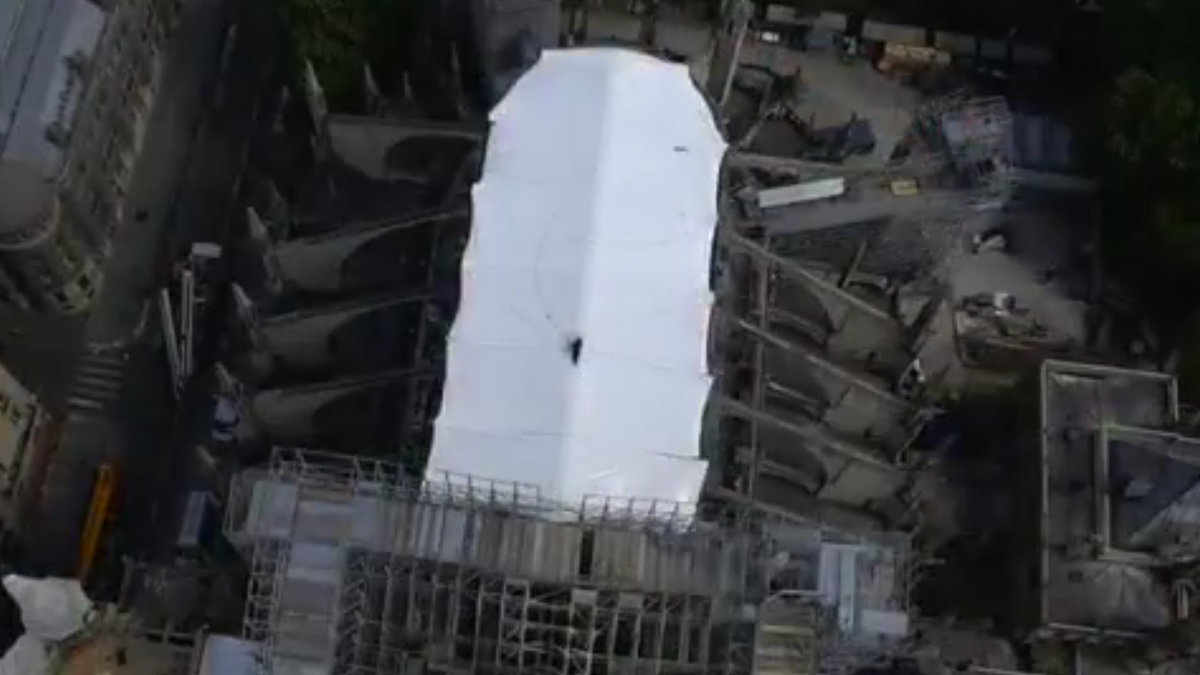 Bâche de protection de Notre-Dame de Paris