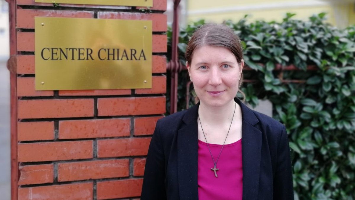 WEB3 ANJA KASTELIC BRATSTVO VESELJE EVANGELIJA