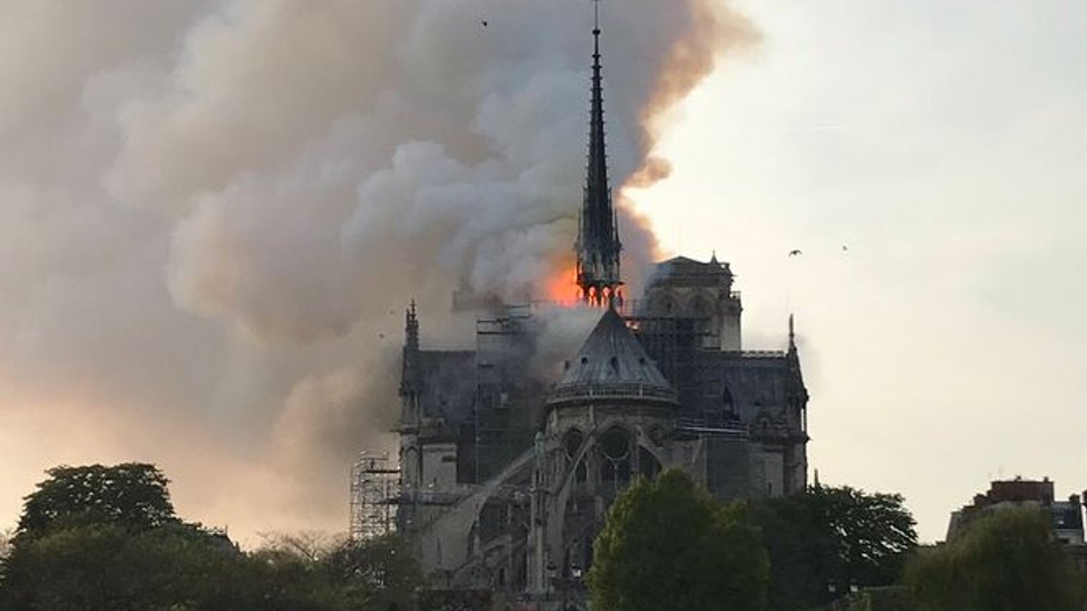 notre-dame-paris-capture.jpg