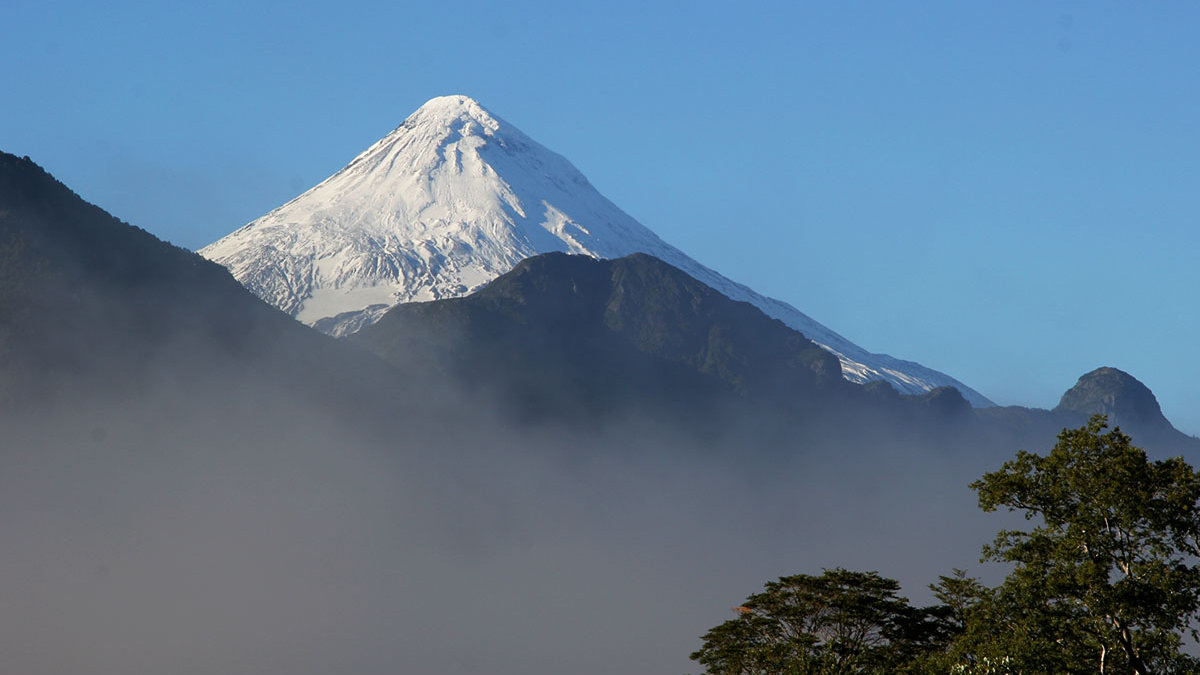 web-patagonia-argentina-mountain-lanin-2-sharloch-cc-by-sa-2.0.jpg