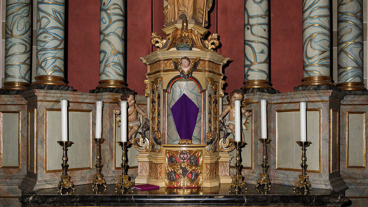 web3-2-passiontide-purple-church-wikipedia-.jpg