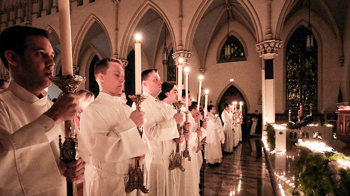 web3-acolyte-mass-church-candle-flickr.jpg