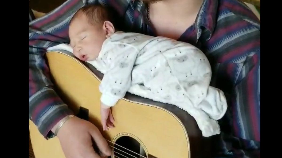 WEB FATHER SINGING TO HIS DAUGHTER