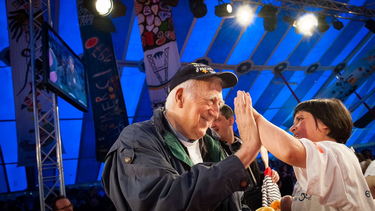 JEAN-VANIER-PARAY-LE-MONIAL-2012