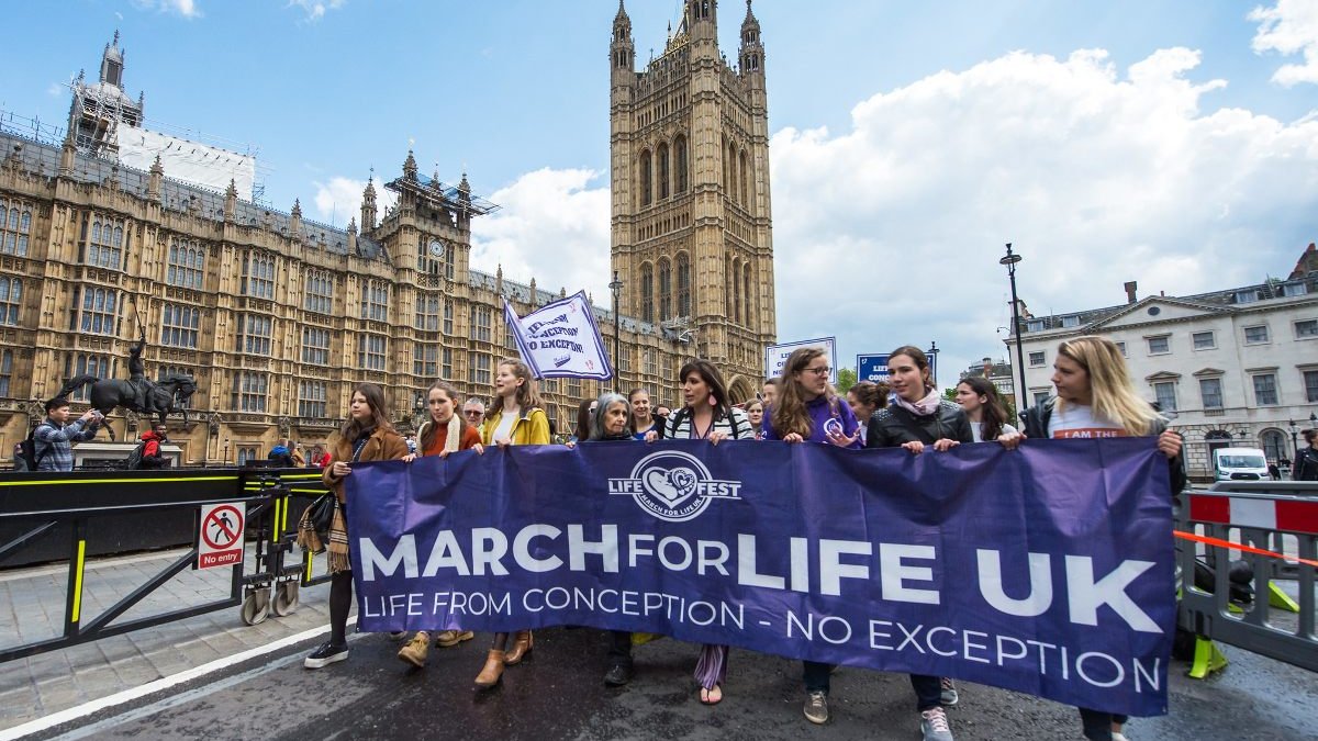 web-march-for-life-london-uk-prolife-22-c2a9-mazur-catholicnews.org_.uk-cc-by-nc-sa-2.0.jpg