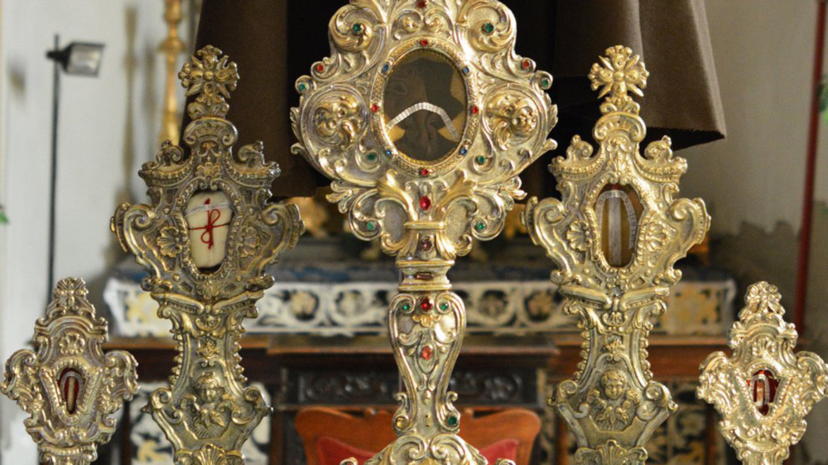 PADRE PIO RELICS