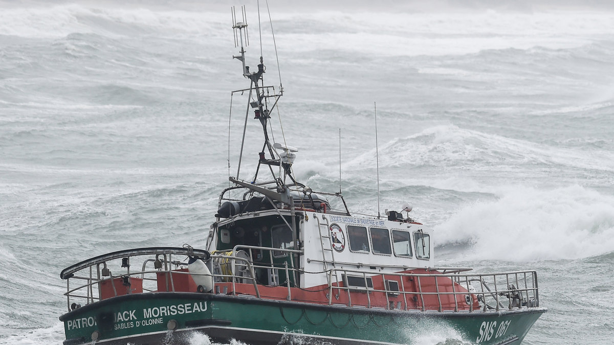 web2-boat-snsm-afp-000_1hb8eo.jpg
