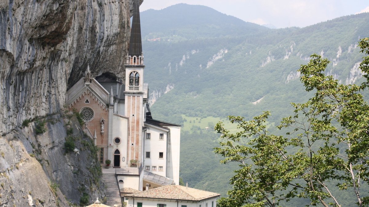 MADONNA DELLA CORONA; VERONA