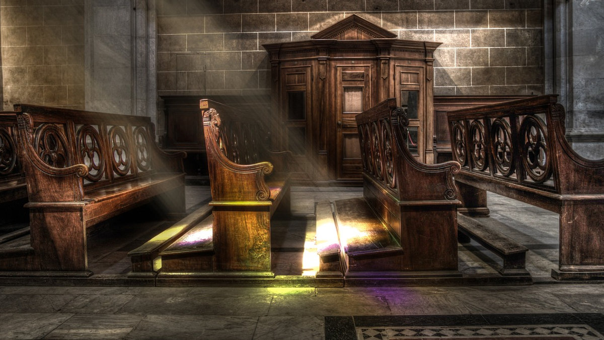 web3-empty-church-pews-sad-light-pixabay-skitterphoto-pd.png