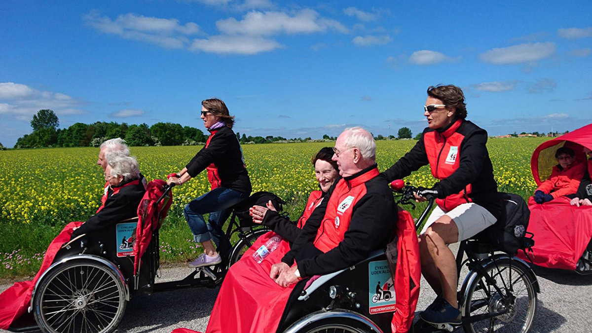 CYCLING WITHOUT AGE