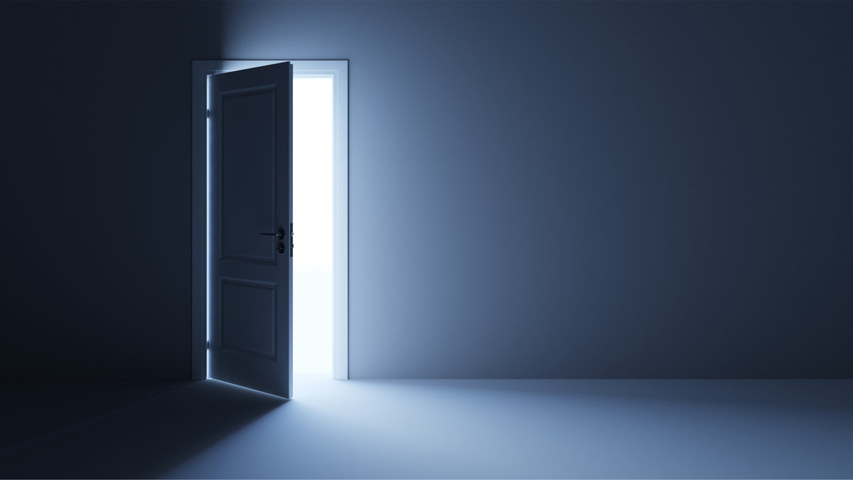 render-of-light-in-empty-room-web2_through-the-opened-door_shutterstock_233171323-scaled-2560.jpg