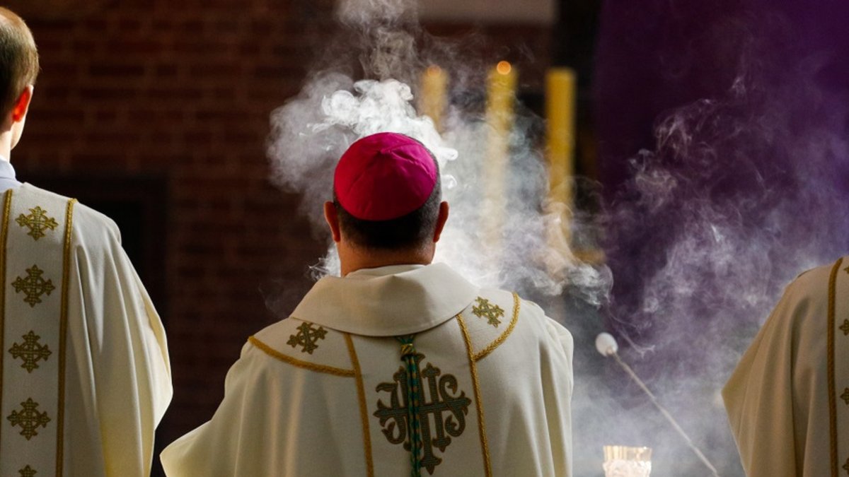 web3-bishop-celebrate-mass-behind-incense-lidia-muhamadeeva-shutterstock.jpg
