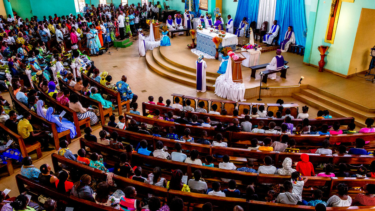 web2-burkina-faso-church-godong-bf613022b.jpg