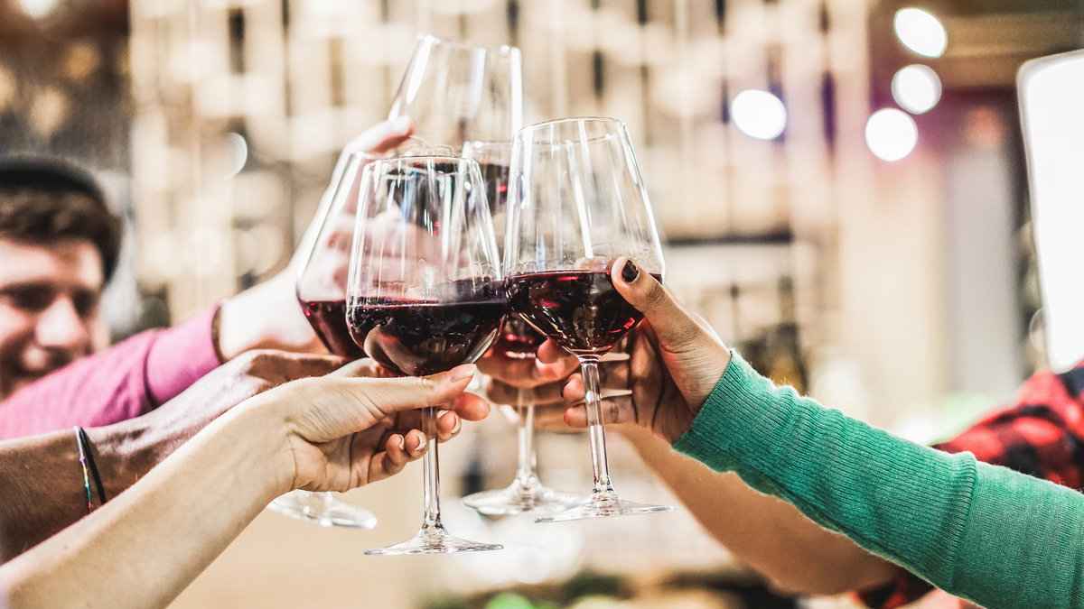web2-red-wine-glass-friends-shutterstock_721212667.jpg