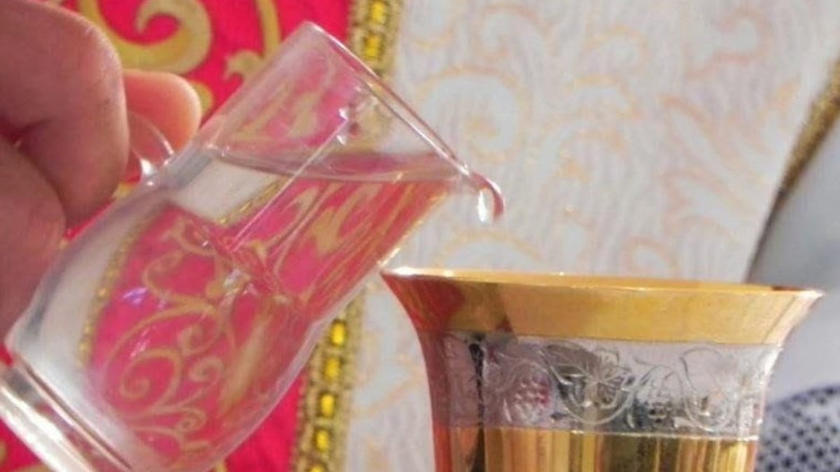 gota água vinho Sangue de Cristo