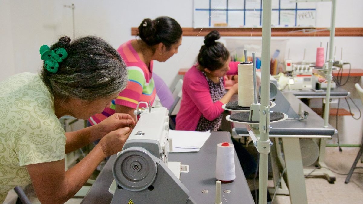 web-migrants-mexico-21-facebook-bred-banco-de-ropa-calzado-y-enseres-domesticos-de-queretaro.jpg