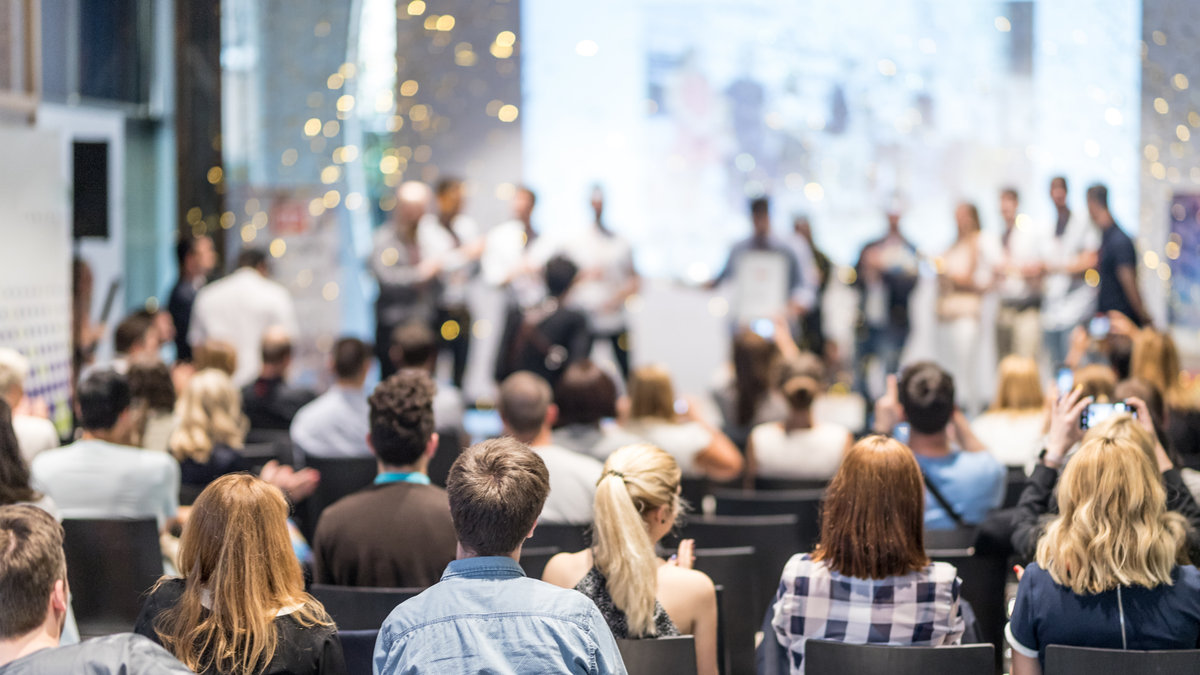 web2-startup-pitch-shutterstock_1416847709.jpg