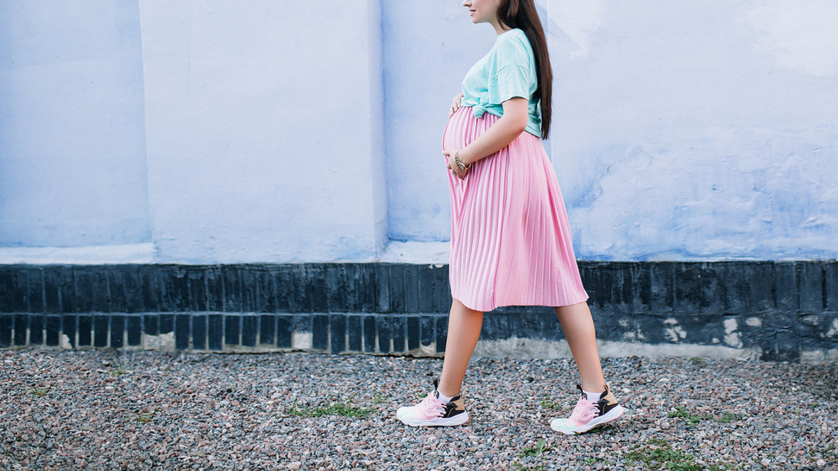 TEENAGER, GIRL, PREGNANT