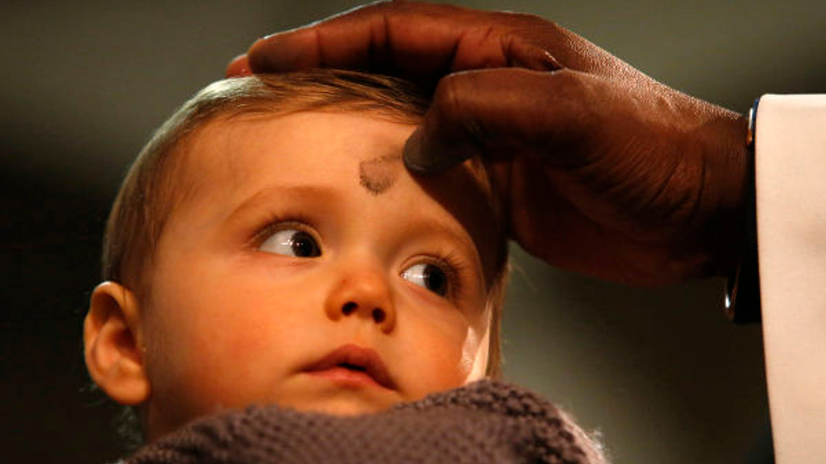 Enfant au mercredi des Cendres