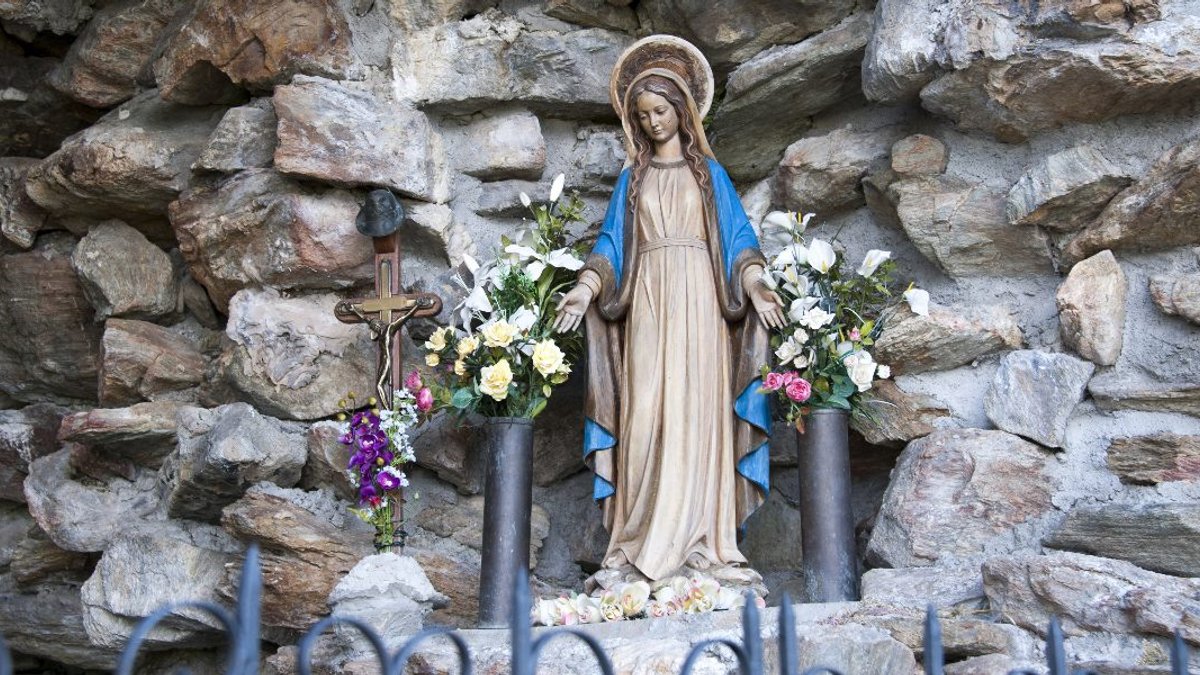 LOURDES