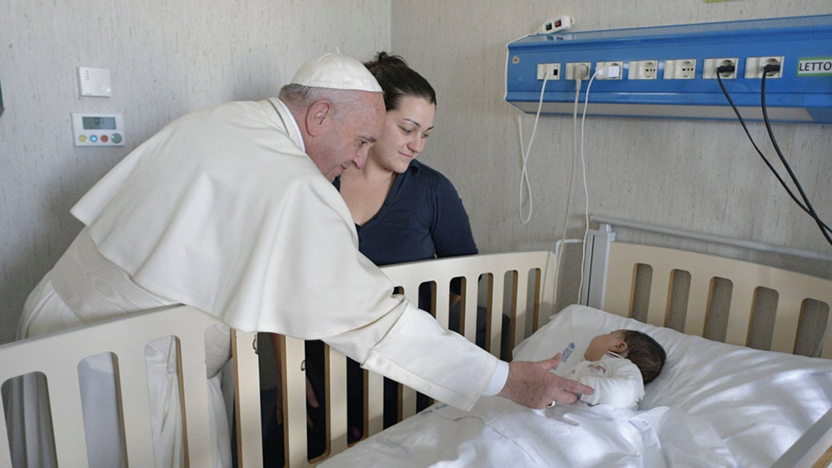 Papa Francisco visita Hospital Bambino Gesù