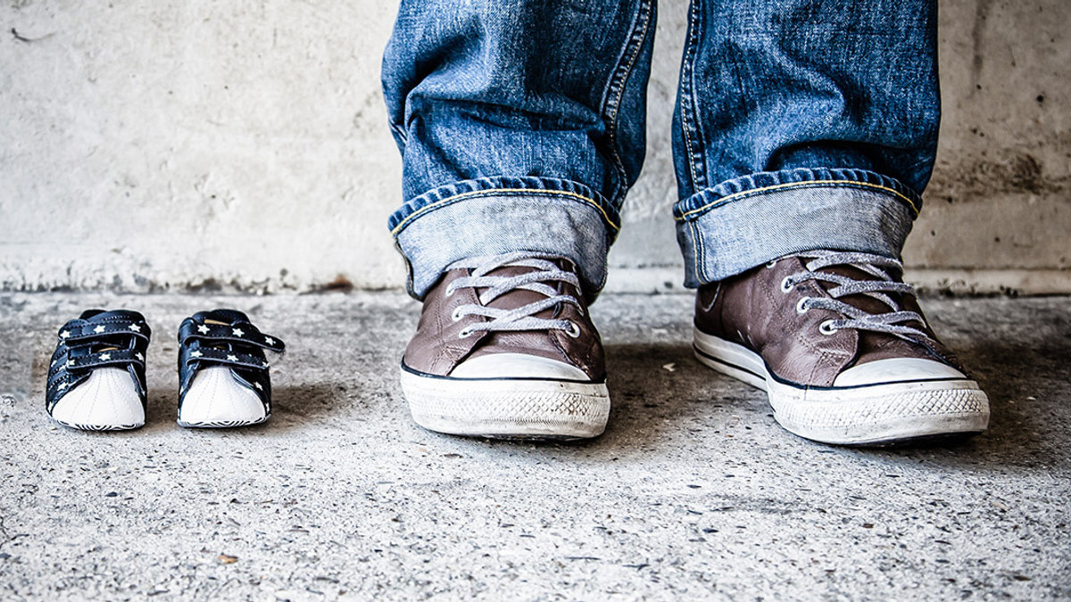 SNEAKERS