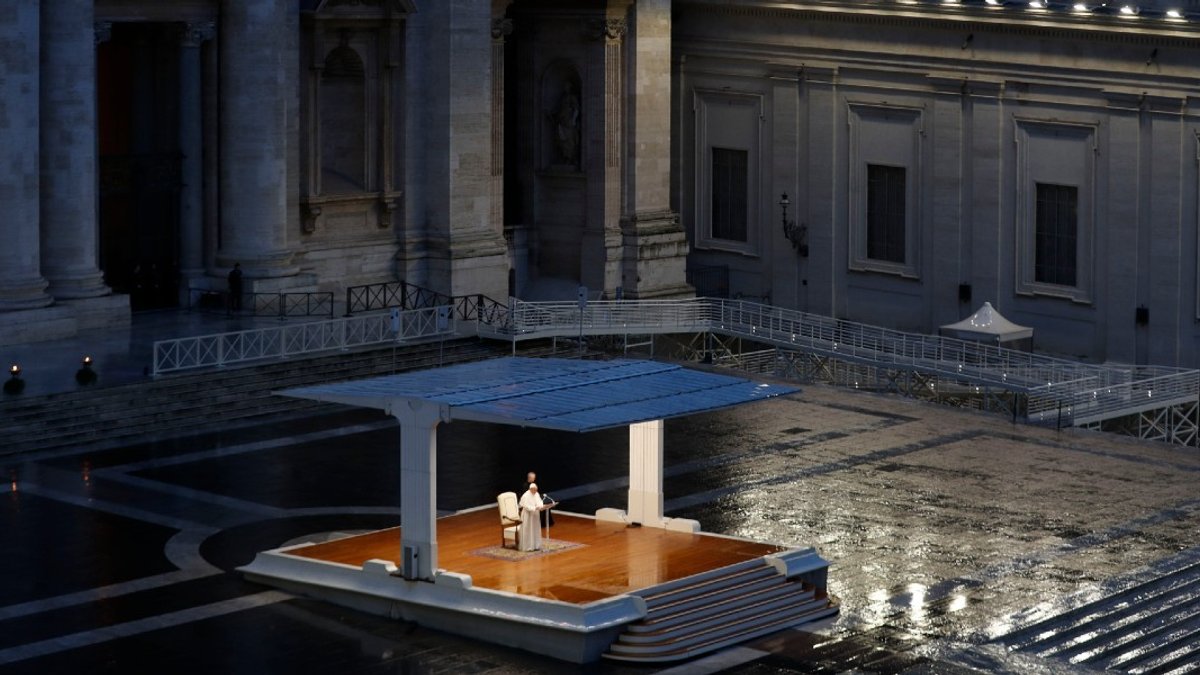 afpmar2720-pope-francis-urbi-et-orbi-000_1q84xp.jpg.jpg