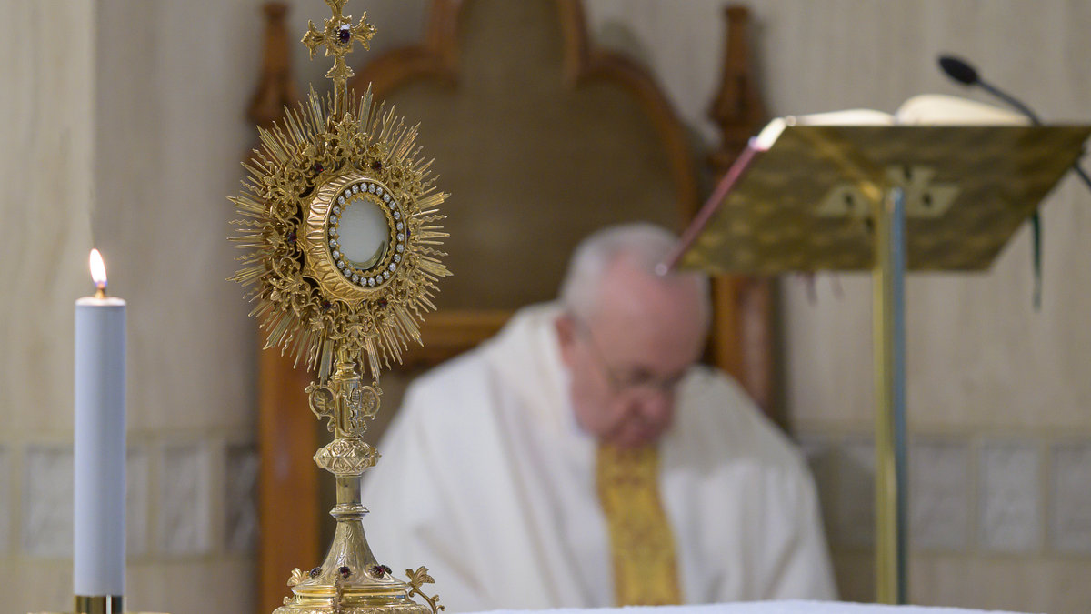 communion-spirituelle-pape-francois-000_1q06ve.jpg