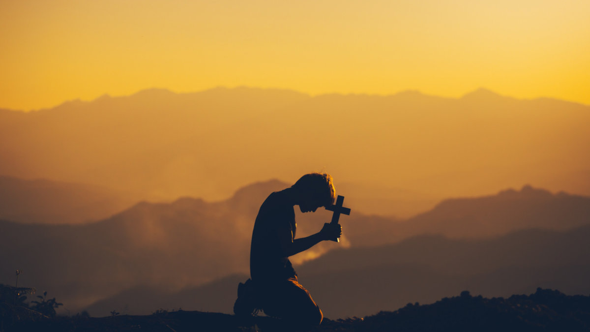 KNEELING
