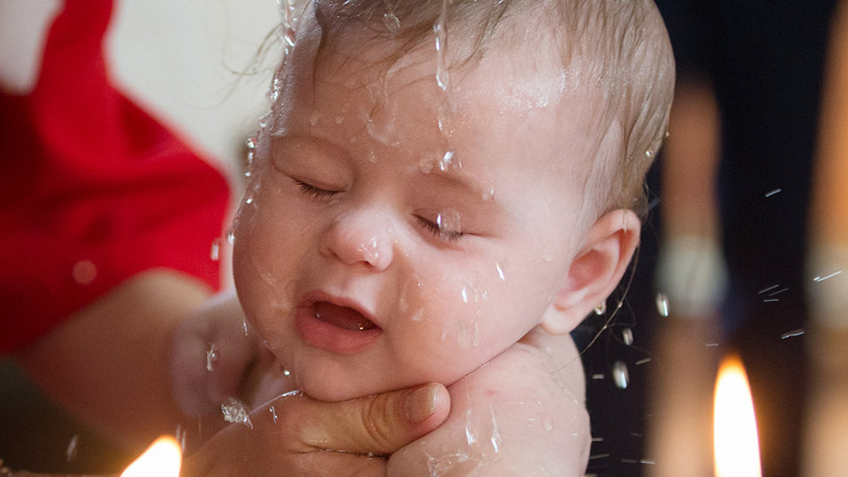 web3-baptism-baby-christening-newborn-water-drops-shutterstock_1089379892-svetlana-lazarenka.jpg