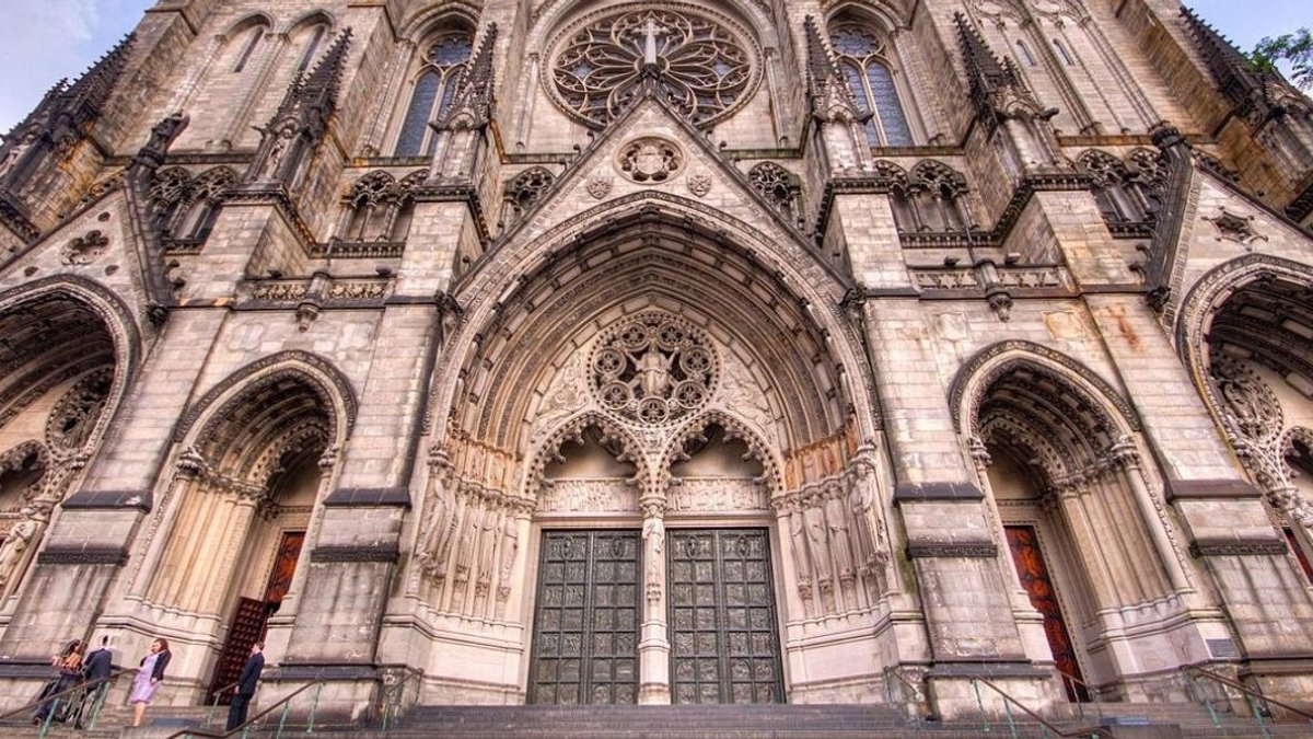 cathc3a9drale-saint-jean-le-thc3a9ologien-new-york-2.jpg