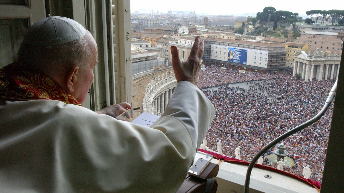 john-paul-ii-000_par2005032718844.jpg
