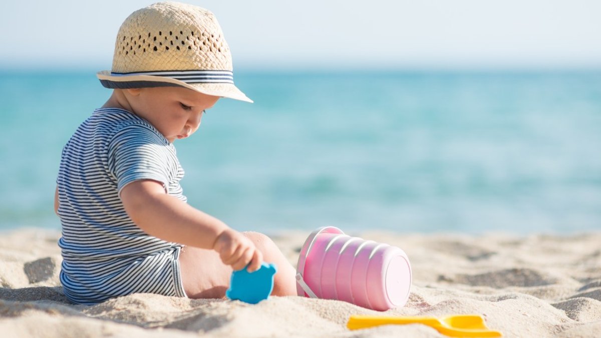 BABY-HOLIDAY-shutterstock_388856026.jpg