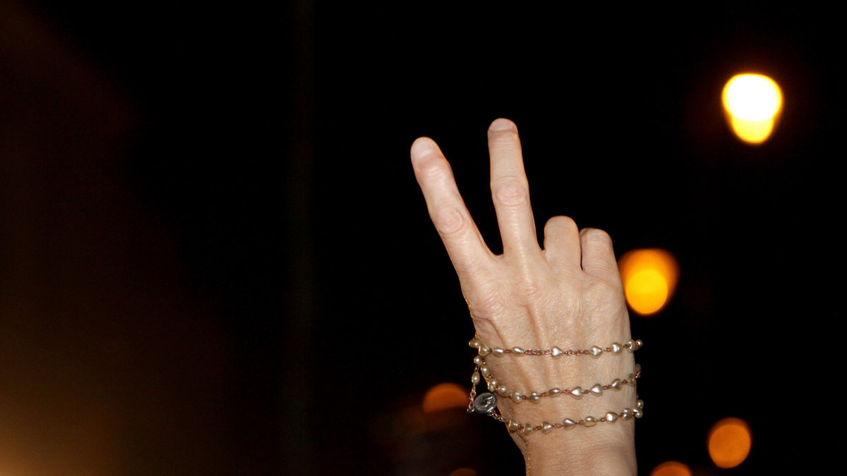 Rosary-hand.jpg