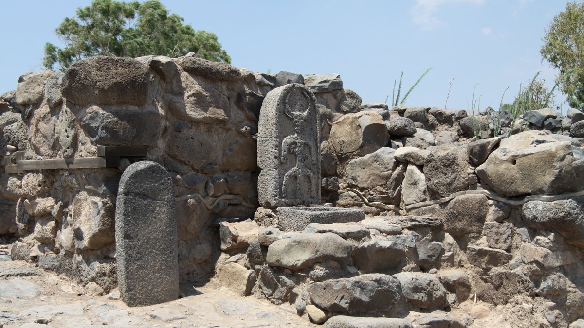 Ruins_of_Bethsaida_village_in_summer_2011_7.jpg