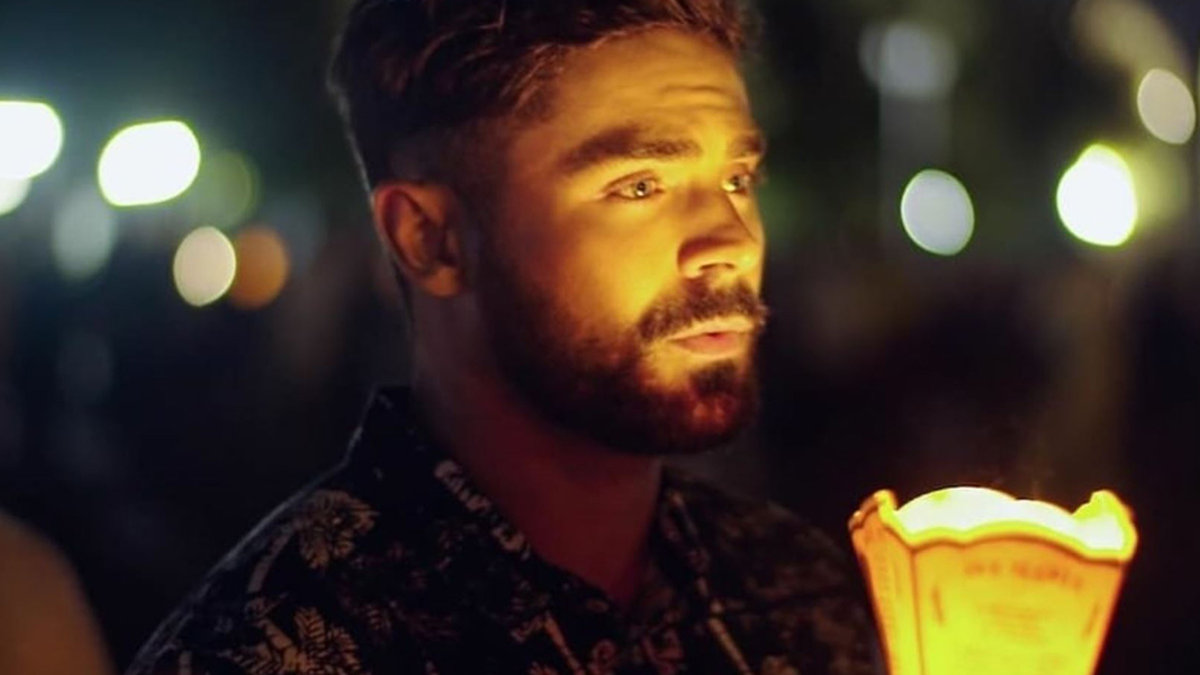 DOWN TO EARTH WITH ZAC EFRON