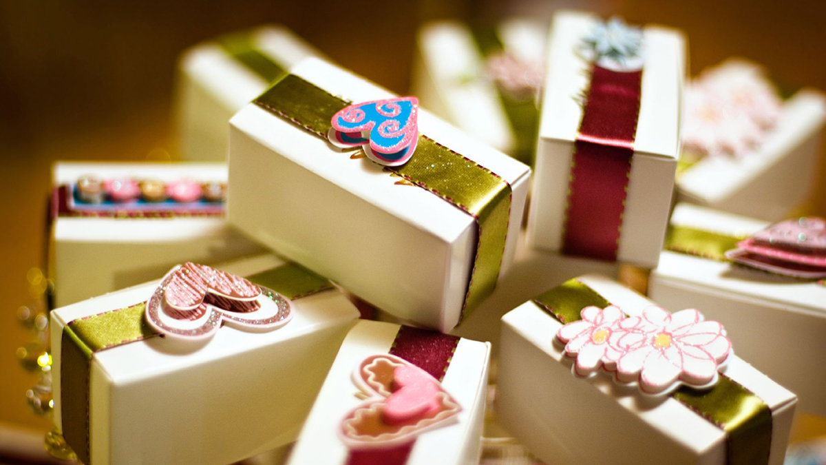 WEDDING FAVORS