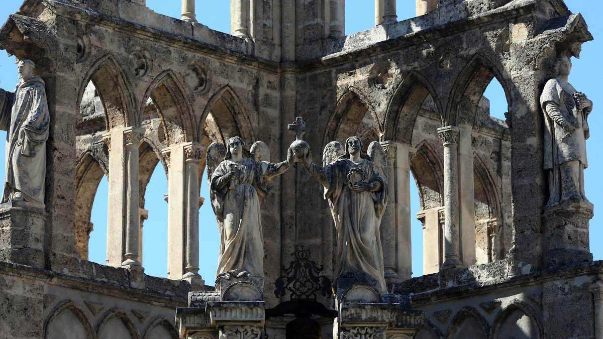 WEB2-RUINES-CHAPELLE-GODONG-Godong-FR002099A.jpg