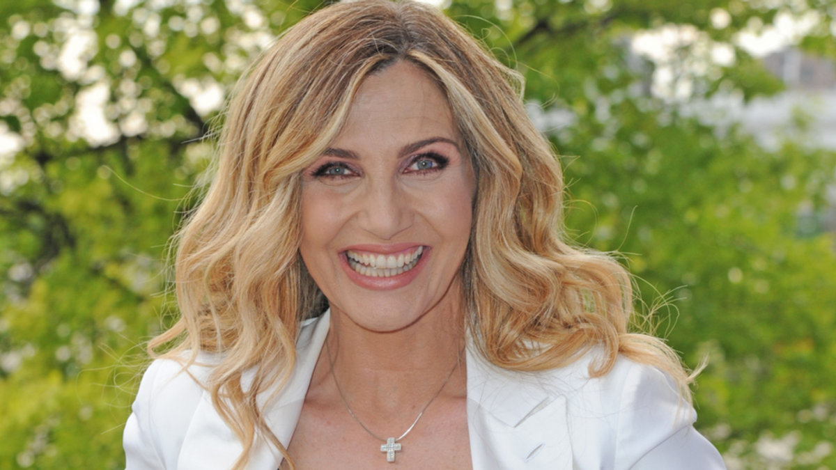 LORELLA CUCCARINI,