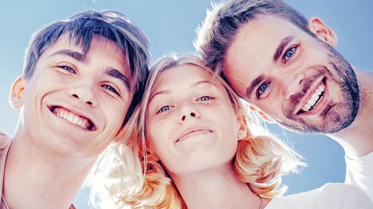 FRIENDS, SMILING, SKY