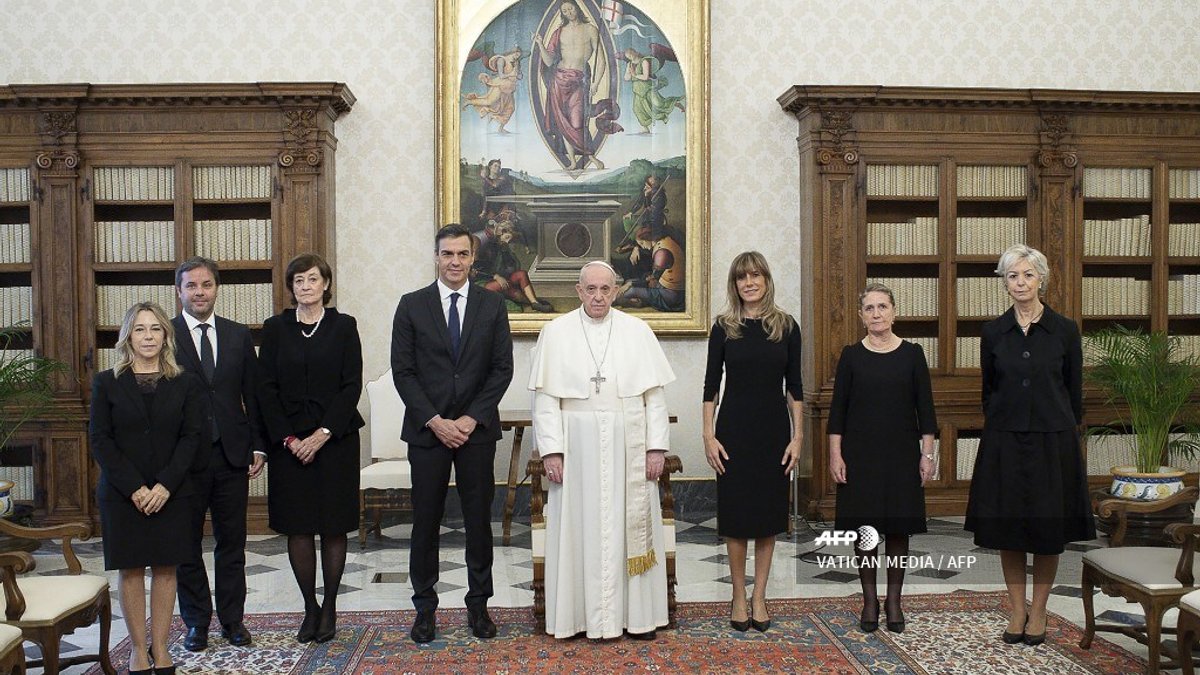 pope francis pedro sanchez