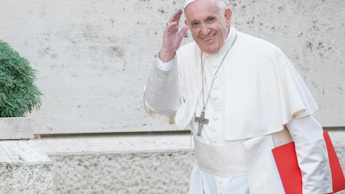POPE-FRANCIS-WORKING-075_valicchia-notitle181003_npHgd.jpg