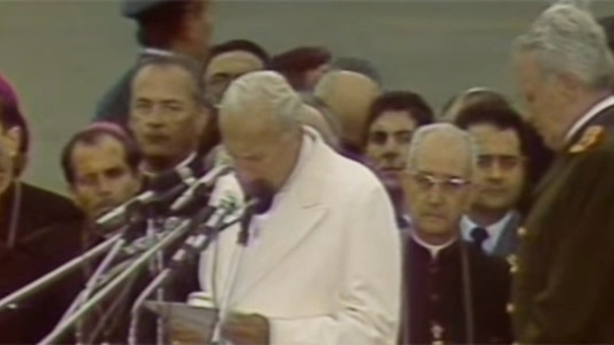 WEB3-POPE-JOHN-PAUL-II-ARGENTINA-1982-Capture-Youtube.jpg