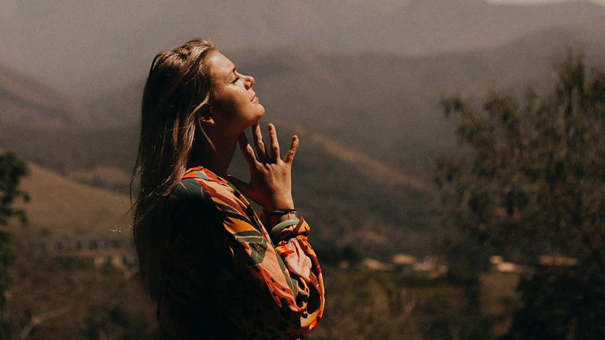 WEB3;WOMAN;PRAY;FAITH;GOD;KS01
