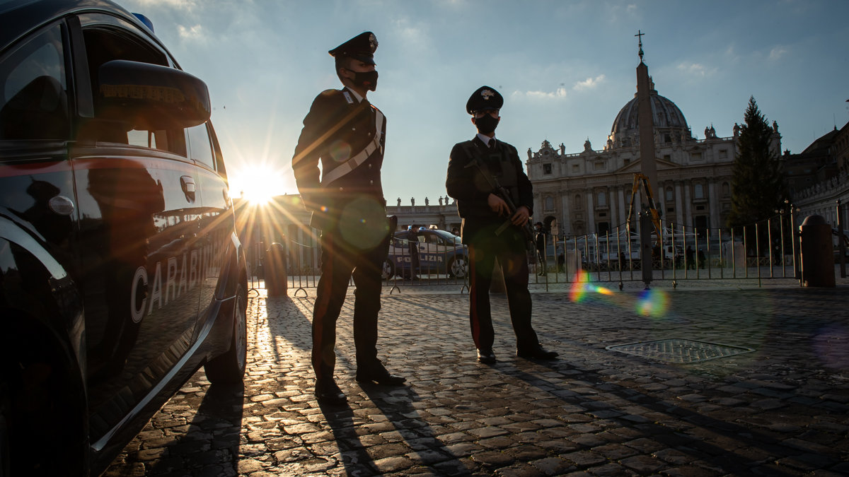 WEB2-AMCT301120-VATICAN-CHRISTMAS-TREE-ST.-PETERS-SQUARE-November-30-2020-Antoine-Mekary-ALETEIA-AM_5499.jpg