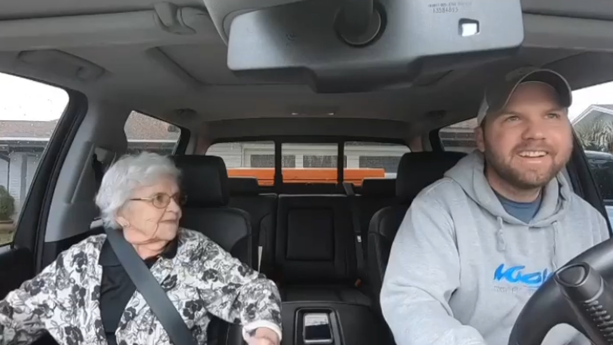 GRANDMA BOBBE