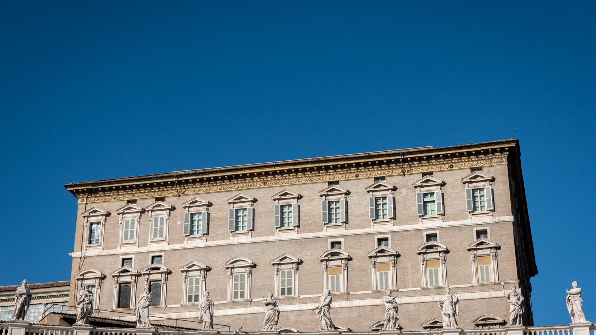 WEB2-AM271220-POPE-ANGELUS-EMPTY-PANDEMIC-Antoine-Mekary-ALETEIA-AM_4227.jpg
