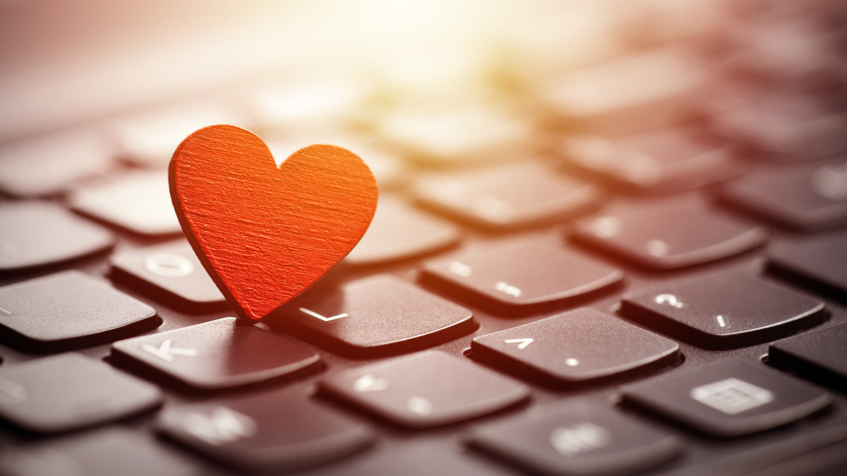 Small-red-heart-on-keyboard-shutterstock_709590922.jpg