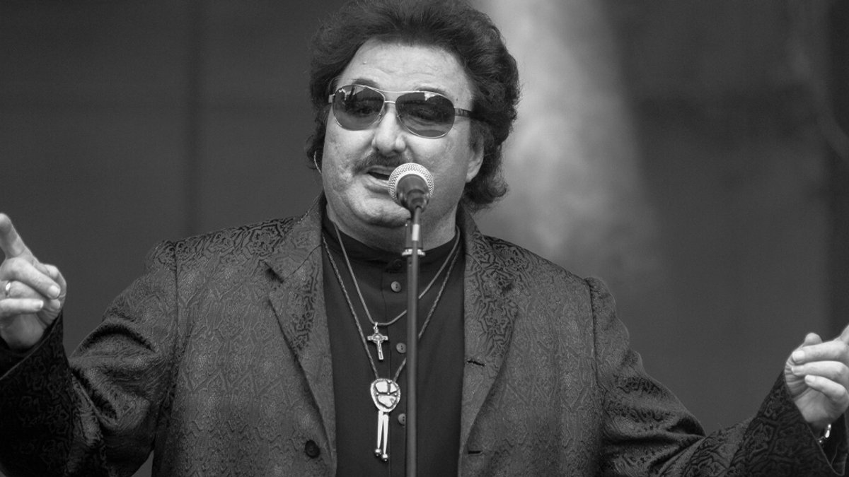 KRZYSZTOF KRAWCZYK