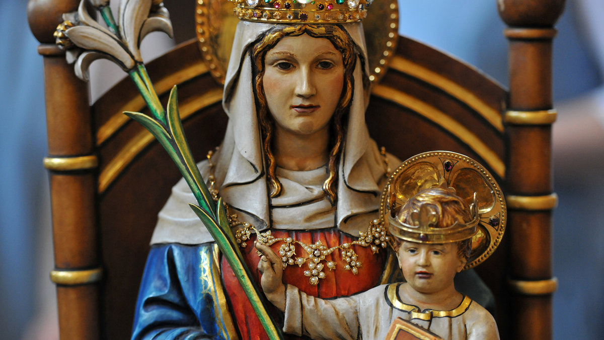 Shrine to Our Lady of Walsingham in Westminster Cathedral